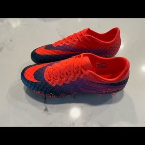 Nike Hypervenom Phinish Total Crimson/Obsidian/Vivid Purple